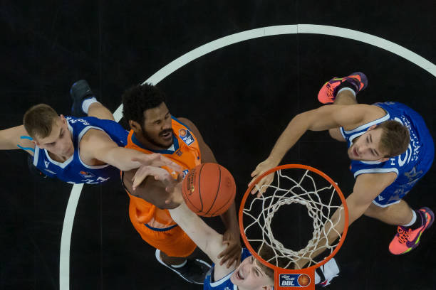 动了全队的 动了全队的